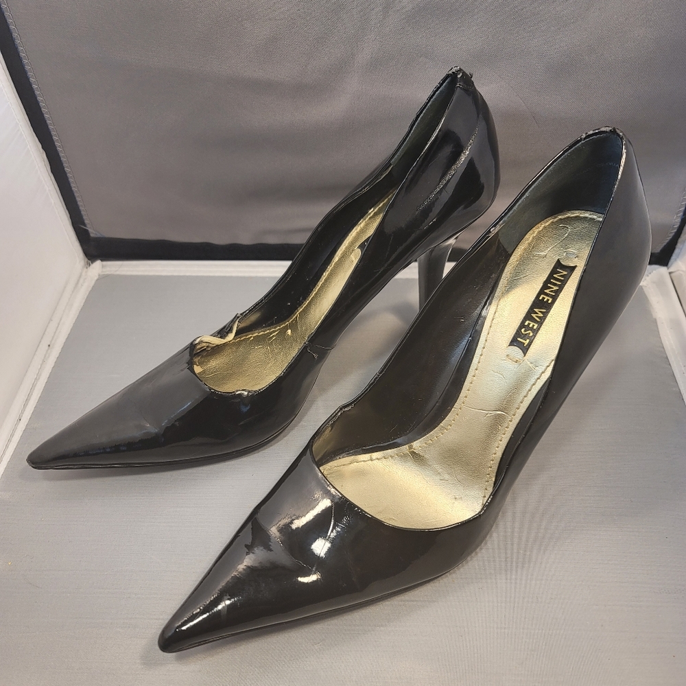 Well worn stiletto pointy pumps 10